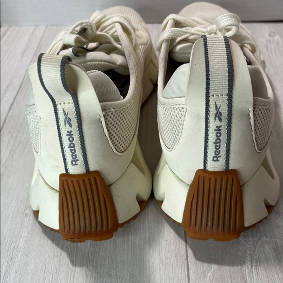 Reebok Cream Sneakers with Brown Sole - Picture 5 of 11
